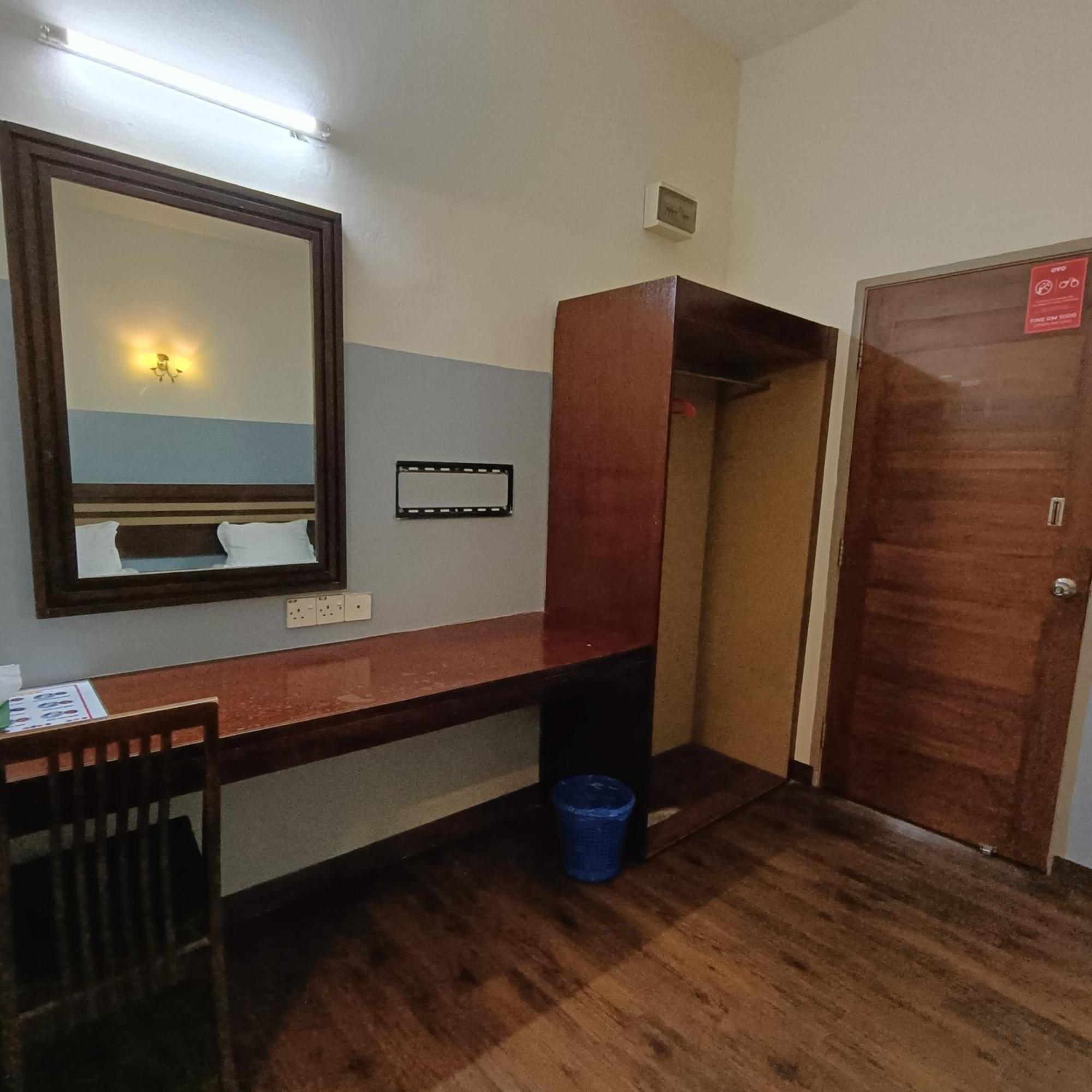 Economy Twin Room