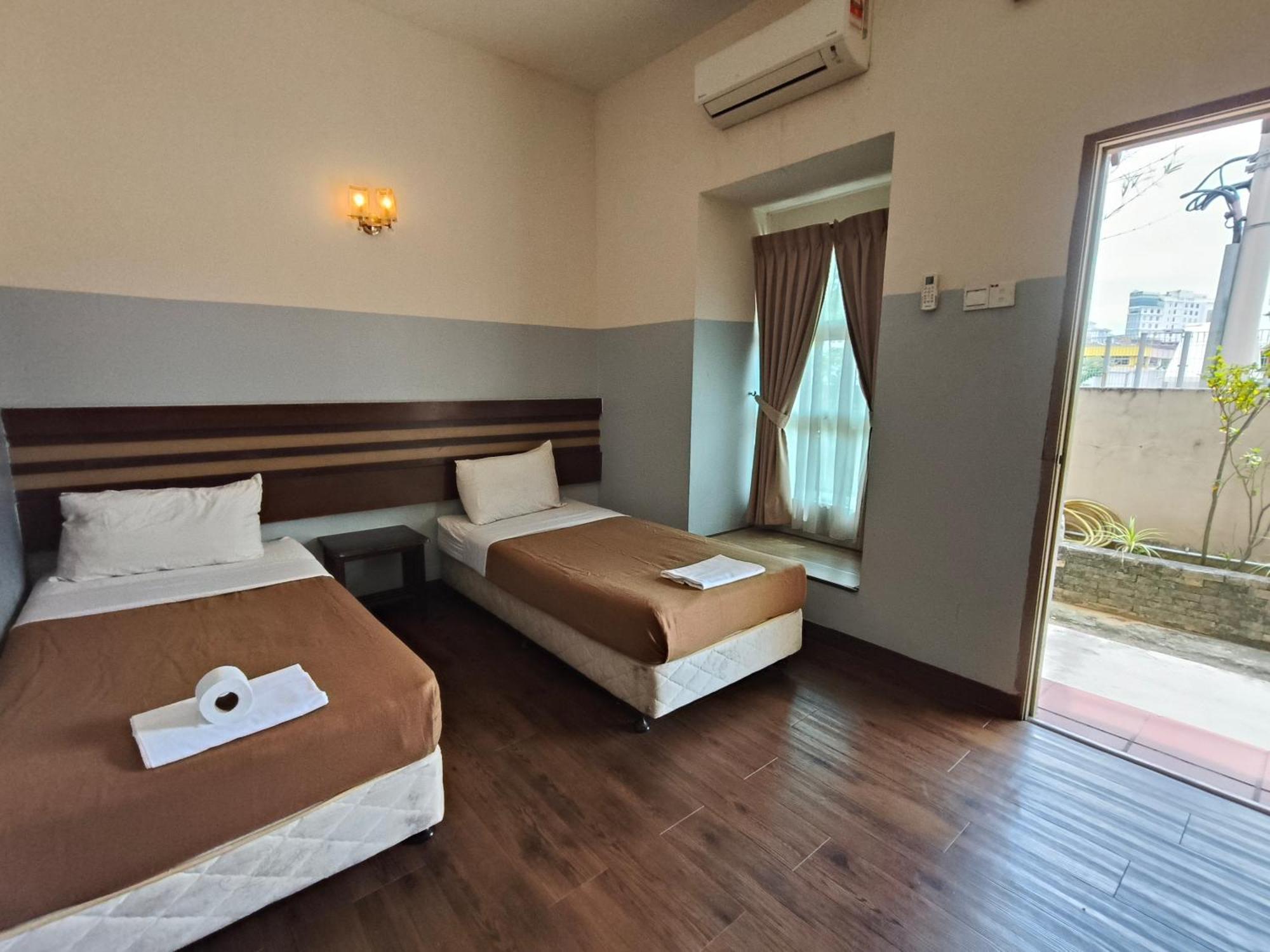 Economy Twin Room