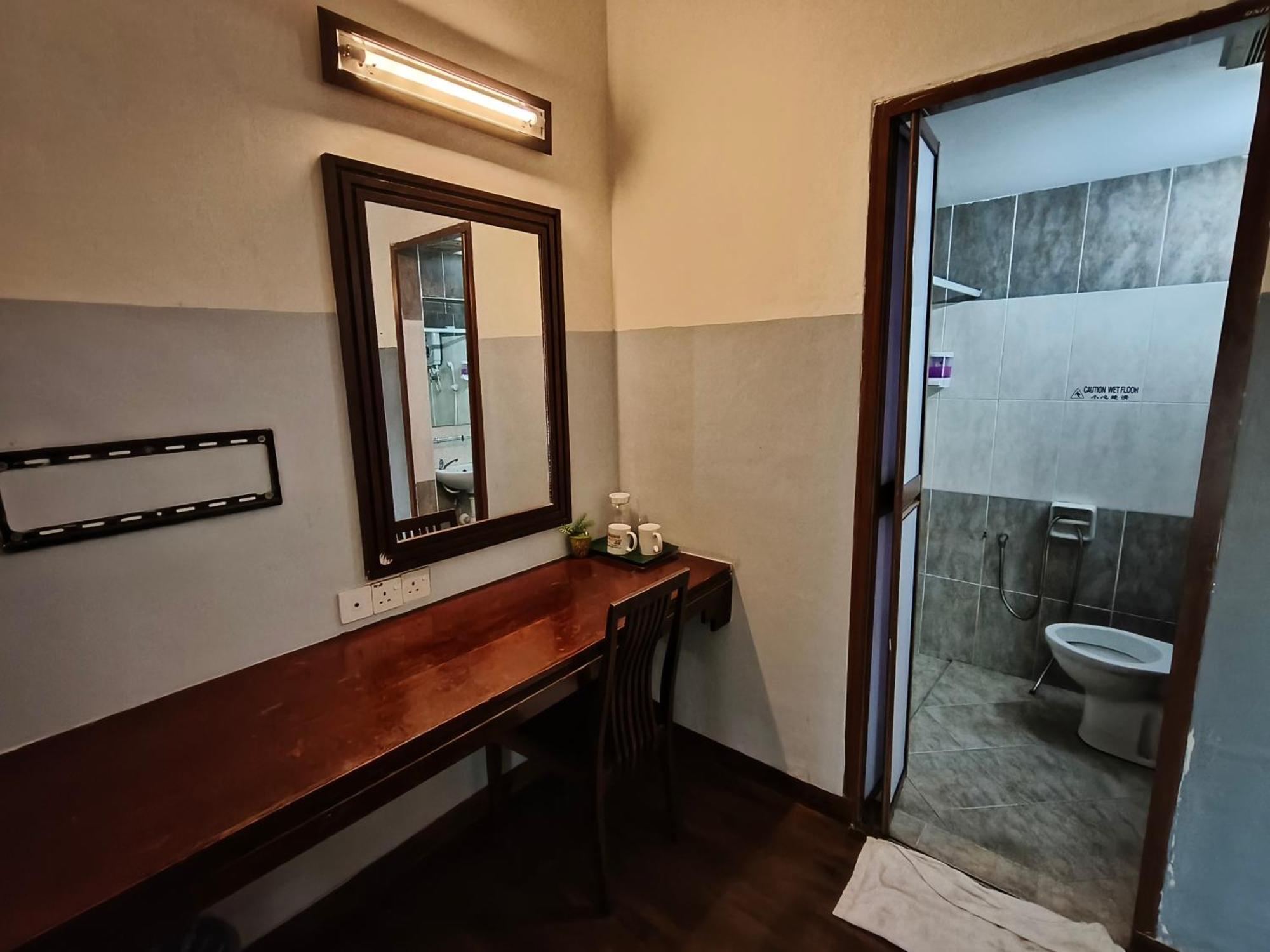 Economy Twin Room
