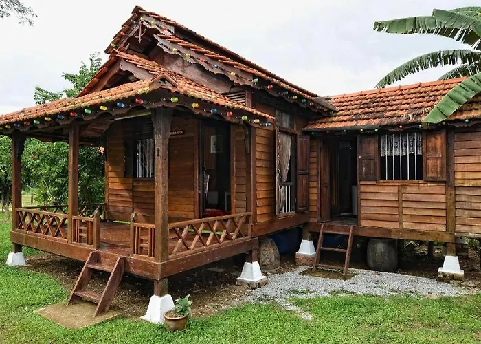 Oyo Home 90745 Desa Balqis Beach Resort Kampong Tanjong Dahan